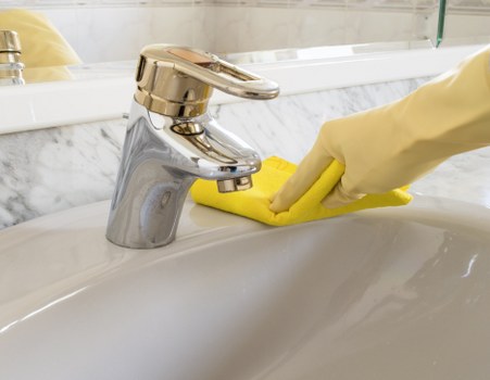 Kitchen appliance cleaning service in Highbury with careful detailing